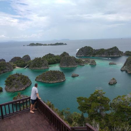 Erens Sauwandarek Guest House Pulau Mansuar Bagian luar foto